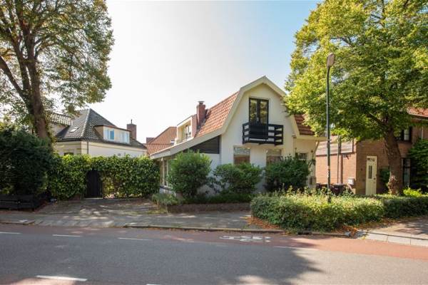 Woning Van der Veldenstraat 2 Heiloo