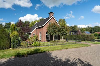 Woning Ds. A.W. Buningwei 6 Eastermar