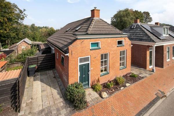 Woning Hoofdstraat 33 Kloosterburen