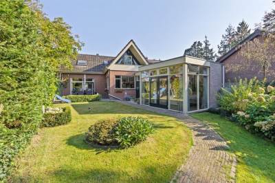 Woning Roosendaalsebaan 33 Rucphen