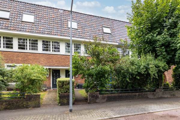Woning Dr. P.J.H. Cuypersplein 45 Hilversum