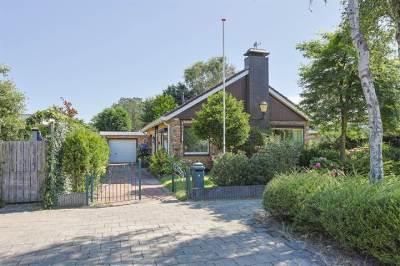 Woning Graaf van Aremberglaan 10 Heemskerk