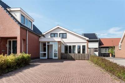 Woning Zuideinde 40A Roelofarendsveen