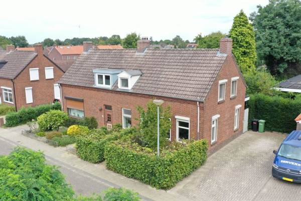 Woning Esdoornstraat 22 Neer