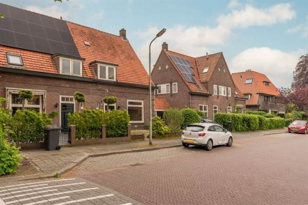 Woning K.P.C. de Bazelstraat 23 Bussum