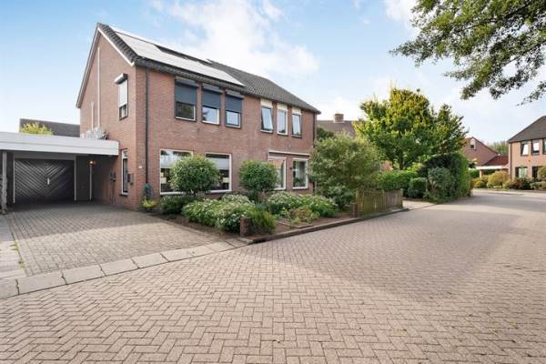 Woning Meester van Engbrinkstraat 9 Bruchterveld