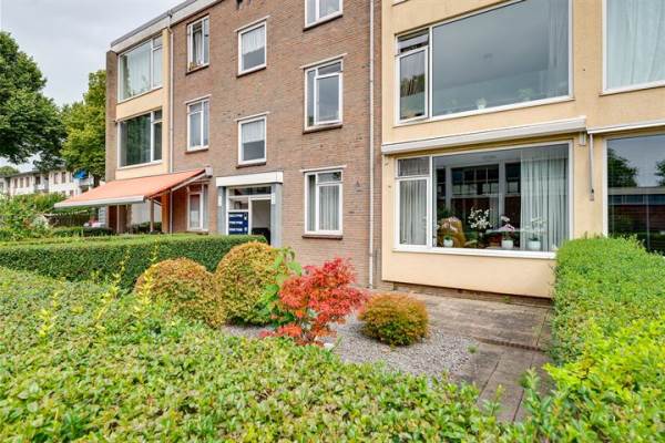 Woning Anna van Saksenstraat 12 Dordrecht