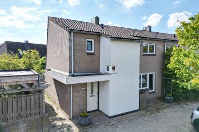 Woning Carry van Bruggenweg 13 Leiden