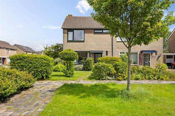 Woning Douwe van Glinsstrjitte 28 Dronryp