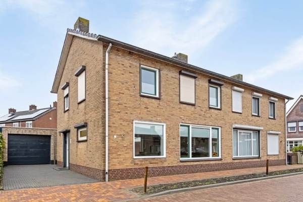 Woning Kerkstraat 7 Bergen (LI)