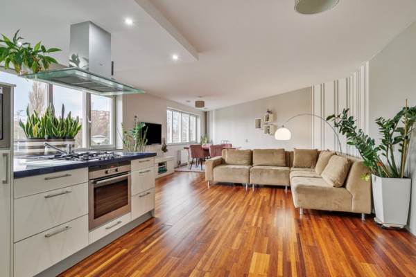 Woning Carry van Bruggenhof 100 Den Haag