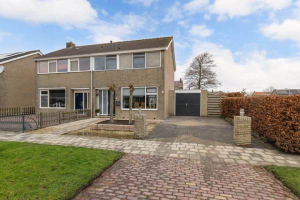 Woning Utbuorren 29 Winsum (FR)