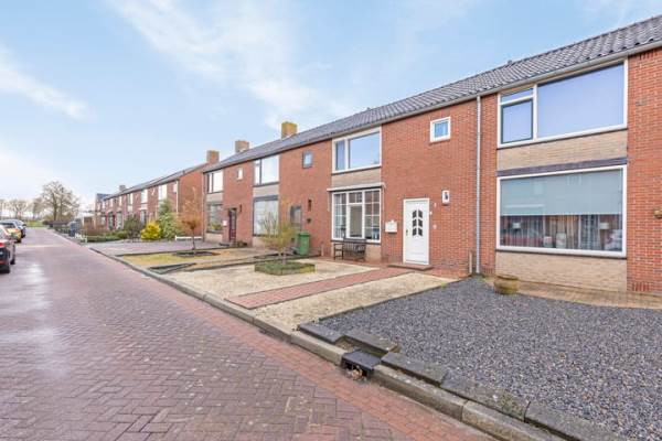 Woning Graaf Adolfstraat 8 Oude Pekela
