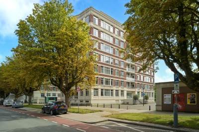 Woning Burgemeester De Monchyplein 208 Den Haag