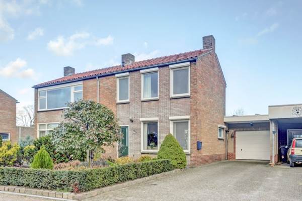 Woning Burgemeester Douvenstraat 8 Bergen (LI)