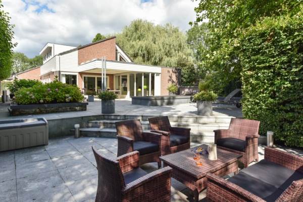 Woning Dokter Mees ten Oeverlaan 28 Wilnis