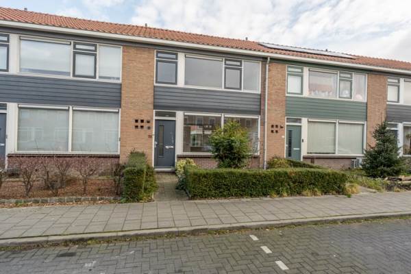 Woning Julianastraat 75 Strijen