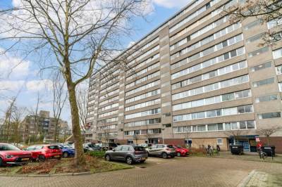 Woning Adama van Scheltemaplein 37 Delft