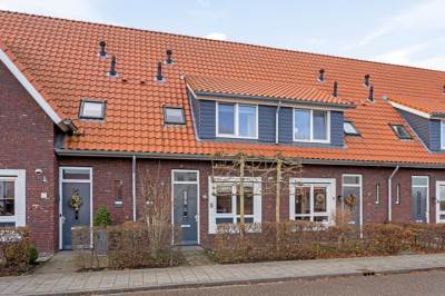 Woning Dominee C van den Bergstraat 8 Kesteren