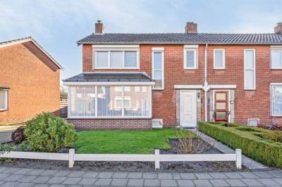 Woning Pastoor Mertensstraat 25 Sint Jansteen