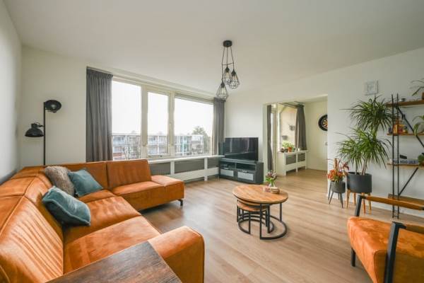 Woning Burgemeester Caan van Necklaan 346 Leidschendam