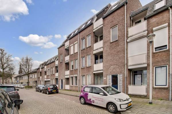 Woning Kardinaal van Rossumstraat 66 Tilburg