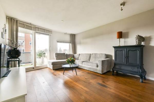 Woning Laan van Vlaanderen 154 Amsterdam