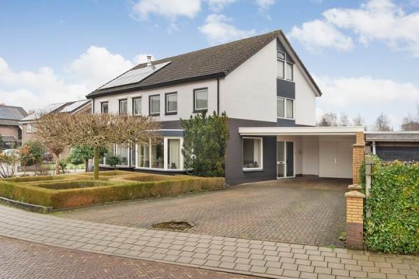 Woning Barend Lemansstraat 15 Vriezenveen