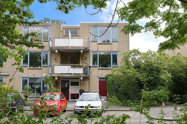 Woning Ambachtsweg 104 Huizen