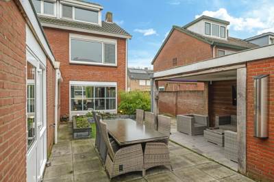 Woning Burgemeester Lewe van Aduardstraat 45 Zetten