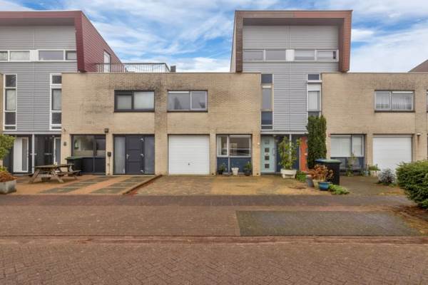 Woning E. du Perronstraat 29 Almere