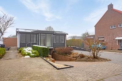 Woning Burg. Hoenstraat 6A Born