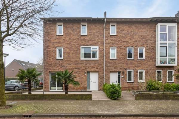 Woning Ko van Dijkstraat 9 Den Haag