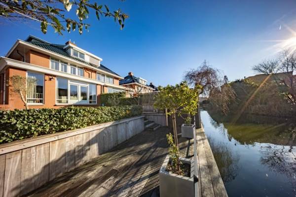 Woning Middelgeestlaan 12 Voorschoten