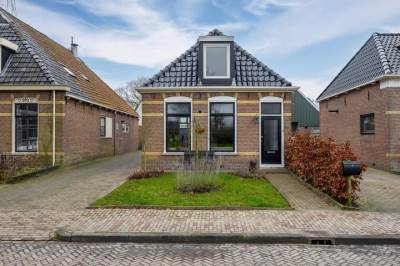 Woning Stasjonsstrjitte 11 Minnertsga