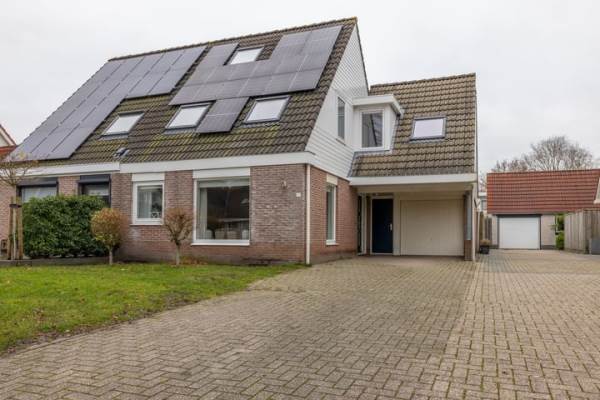 Woning De Buizerd 19 Surhuisterveen