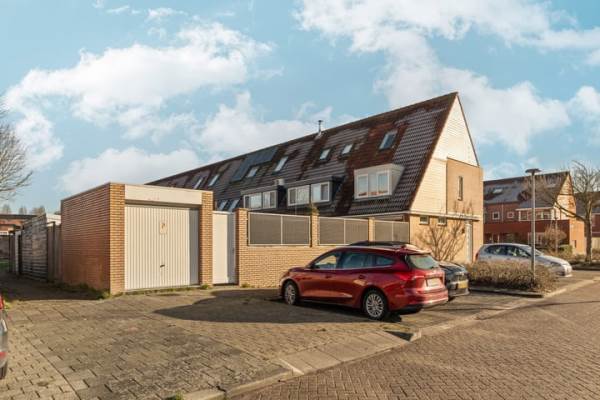 Woning Adrienne Solserstraat 98 Almere
