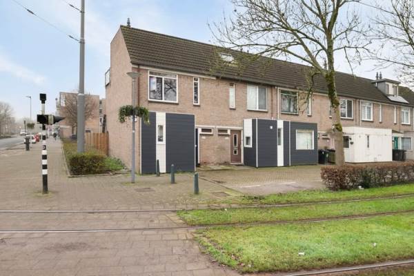 Woning Schinnenbaan 327 Rotterdam