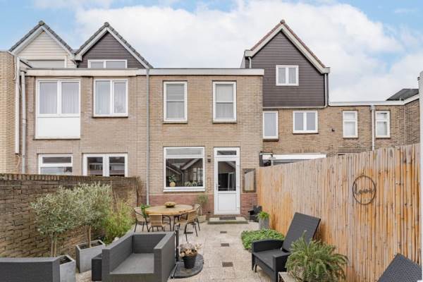 Woning Burgemeester Trooststraat 71 Waddinxveen