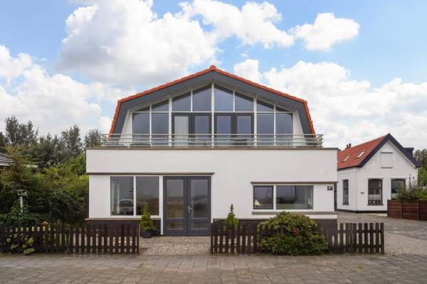 Woning Stationsweg 67A Hoek van Holland