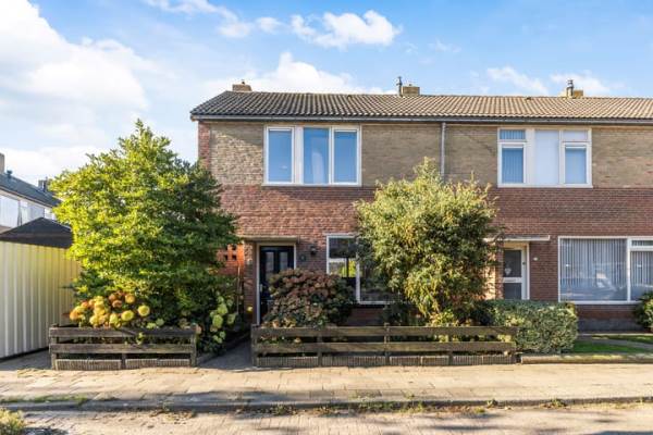 Woning It Apelhôf 10 Hallum