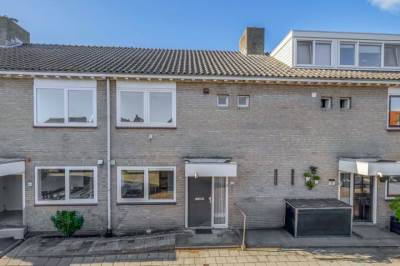 Woning Piustuin 14 Lisse