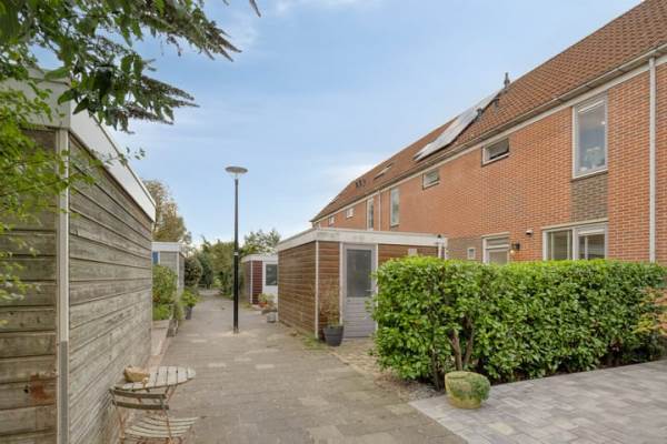 Woning Wethouder van Oostveenstraat 49 Baambrugge