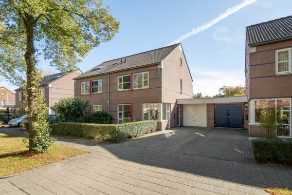 Woning Thérèse Schwartzelaan 8 Enschede