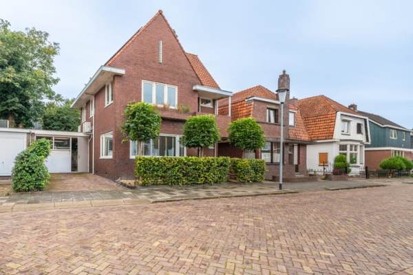Woning Adriaan Geertsplein 4 Veendam