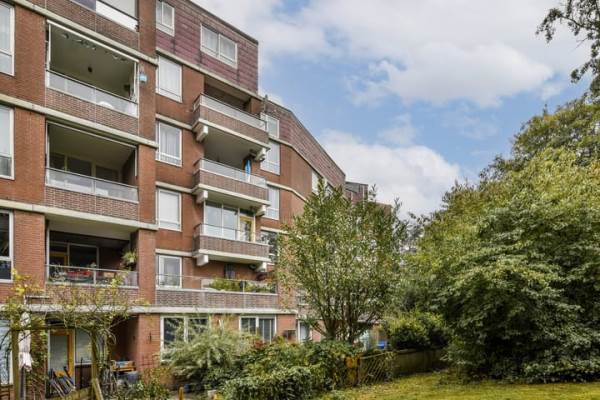 Woning Leusdenhof 157 Amsterdam