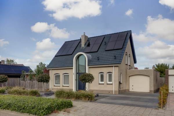 Woning Einsteinstraat 2 Kruiningen