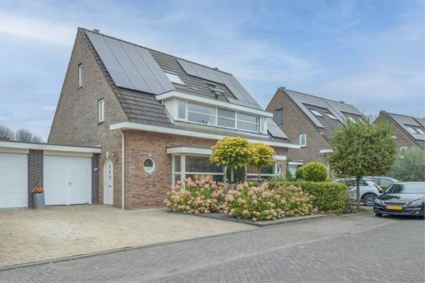 Woning J.H. Derksenstraat 12 Meteren