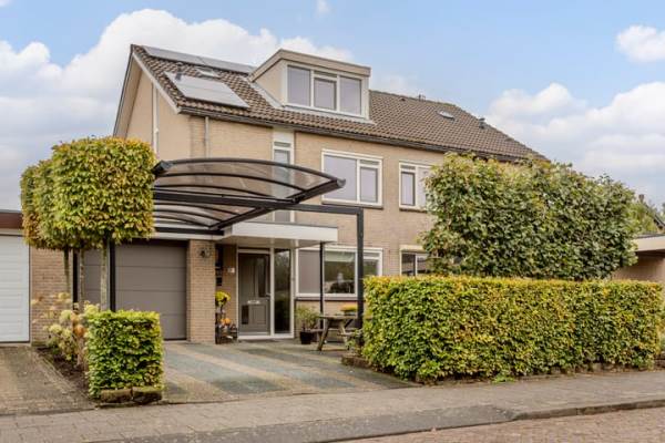 Woning Karveel 2213 Lelystad