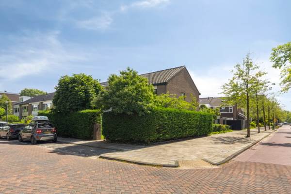 Woning Lessestraat 1 Heemskerk